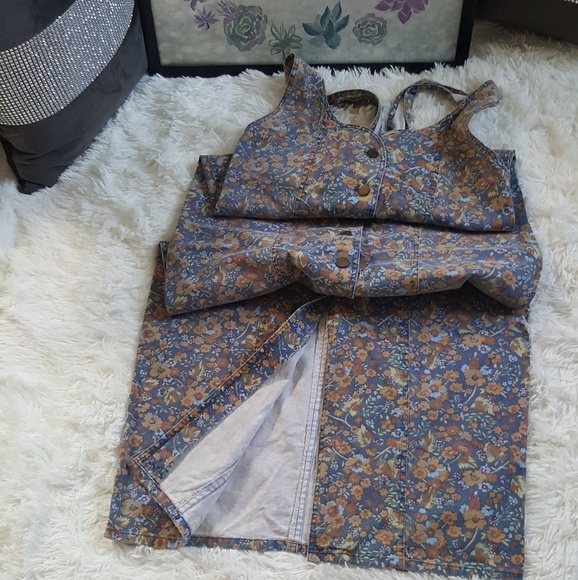 🌺🌻🌷🌼Floral Dress🌹🌷🌸💐 - Picture 2 of 8